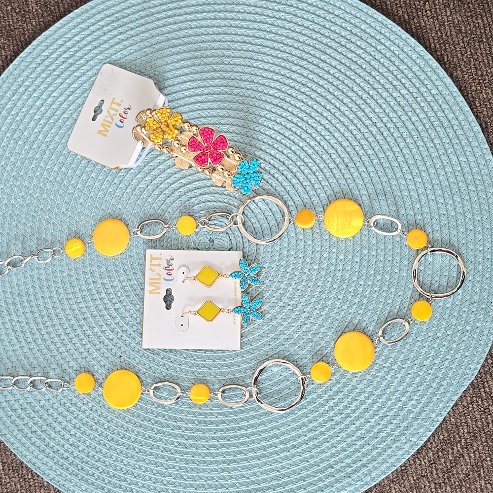 FUN COLORFUL MIXIT BRAND WOMEN'S FASHION JEWELRY BUNDLE